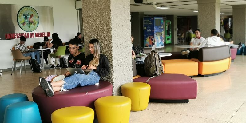 Estudiantes de la Universidad de Medellín.